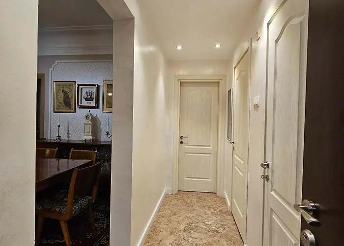 Alex Place-central *