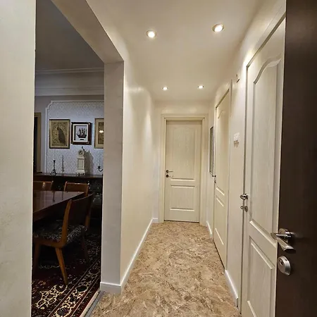 Alex Place-central *